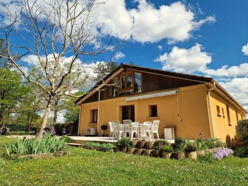 Anglars-Nozac Maison | Gite de charme paisible Gourdon Sarlat