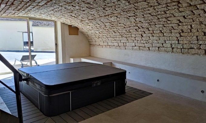 Beine Maison | GITE DE L'AETI JACUZZI PISCINE