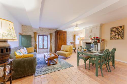 Deneze-sous-Doue Appartement | Gite de la ferme du château 1 - Appt climatisé