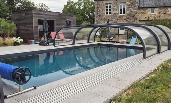 Broons Appartement | Gite de la Planchette with heated swimming pool