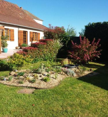 Saint-Julien-de-Civry Maison | Gite des artistes