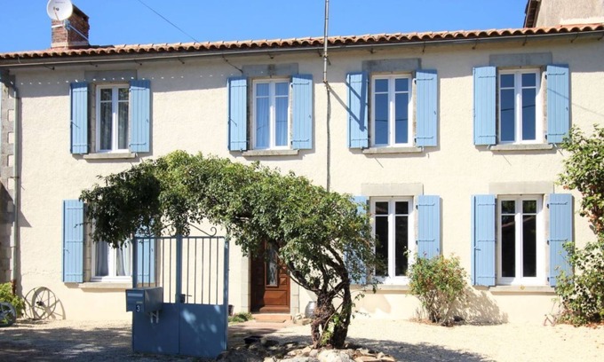Saint-Jouin-de-Milly Maison | Gite des Roses - 30mins Puy du Fou
