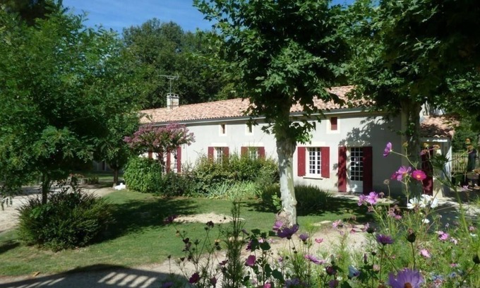 Salignac Maison | GITE DU DOMAINE DE LAUBERTRIE