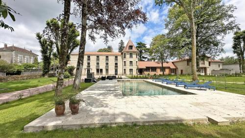 Rochechouart Maison | Gite du manoir des perrieres
