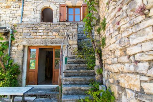 Montbrun Maison | Gite du plo montbrun