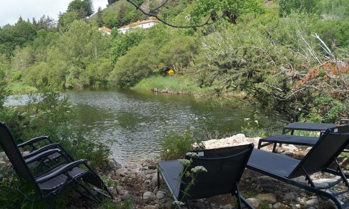 Usclades-et-Rieutord Maison | Gite en Ardèche en face de la rivière