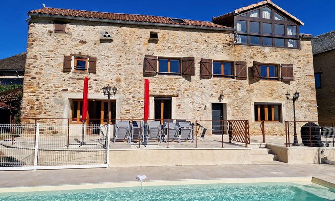 Pampelonne Maison | Gîte Enclos de la Rive 15 pers avec piscine privée chauffée