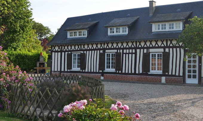 Venestanville Maison | Gîte Euphrasie, Longère normande proche de la mer