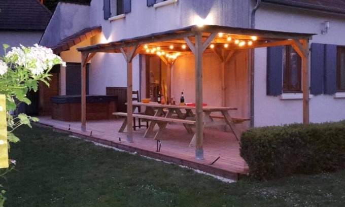 Armes Maison | Gîte familial - Au bord du canal du Nivernais