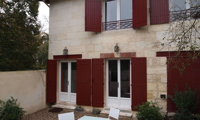 Floirac Maison | Gite Fonteneau. Parc de la Burthe à proximité, 80 hectares de bois et de prés.