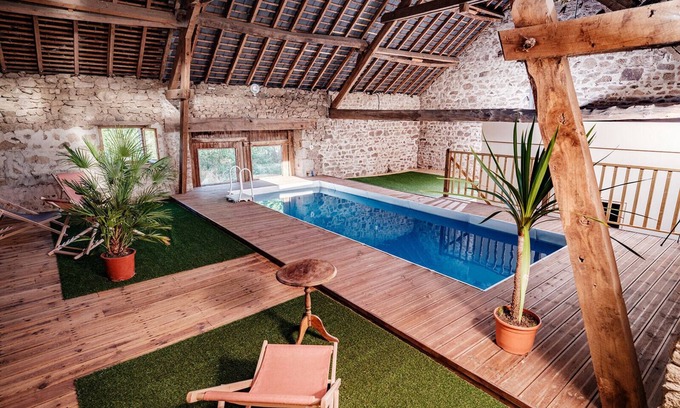 Saint-Dizier-les-Domaines Maison | Gite with private indoor pool and relaxation area. High-speed Wi Fi