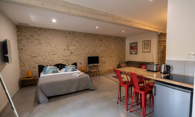 Saint-Genis Cottage | Gîte Massane piscine partagée & terrasse privée