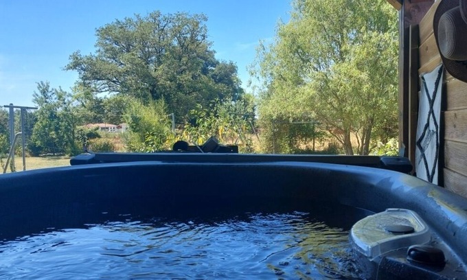 Sainte-Foy-Saint-Sulpice Cottage | Gîte-Classic-Ensuite with Bath