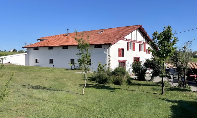 Beguios Maison | Gîte 'Gite Goitiaya' with Private Terrace, Wi-Fi and Air Conditioning