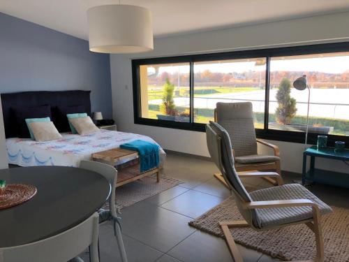 Bouloc Appartement | Gite-Grand studio contemporain proche Toulouse dans domaine Equestre