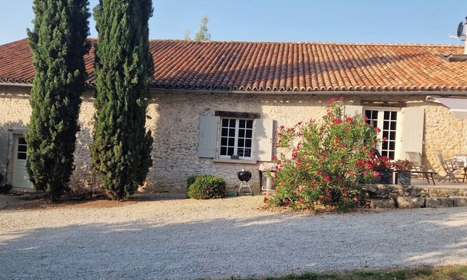 Saint-Pierre-de-Cole Cottage | Gîte en Perigord. (youtube) gite les gardes