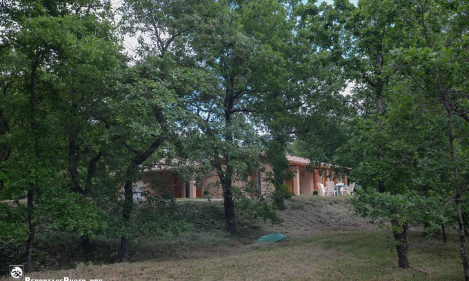 Lauzerte Cottage | Gite confortable plein de charme calme dans la nature avec le chant des cigales