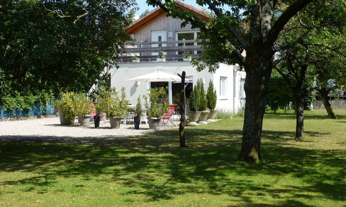 Stockfeld Appartement | Gite in the city as in the country!