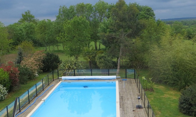 Cours Maison | gite a la campagne ;tranquillité assurer