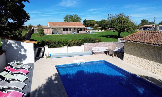 Le Bourdet Maison | Gîte dans le Marais Poitevin pour 8 personnes, 4 chambres avec sdb privative