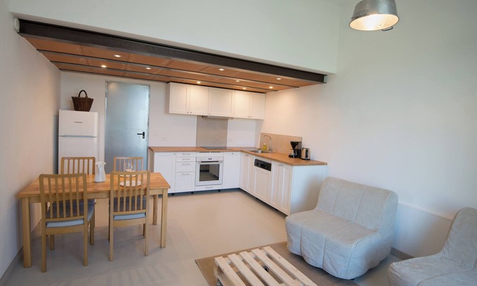 Ansouis Appartement | Gîte L'Abiho, in the heart of one of France's most beautiful villages, facing the Luberon.