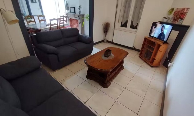 Bourg-Fidele Maison | Gîte La Demoiselle, maison au cœur du village. Animaux de compagnie acceptés !