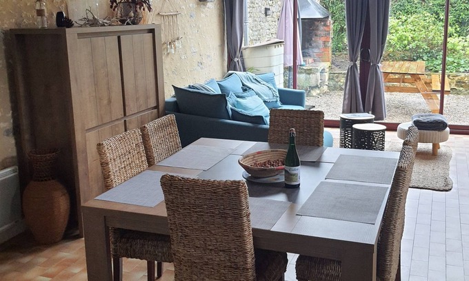 Villedieu-les-Bailleul Maison | Gîte "La grange" avec spa