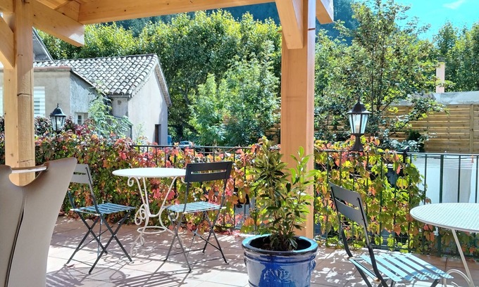 Serres Lit Et Petit-Déjeuner | Gite la Rose des Alpes