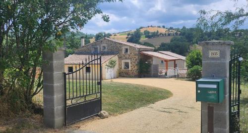Rhone Crussol Maison | Gite le 1935