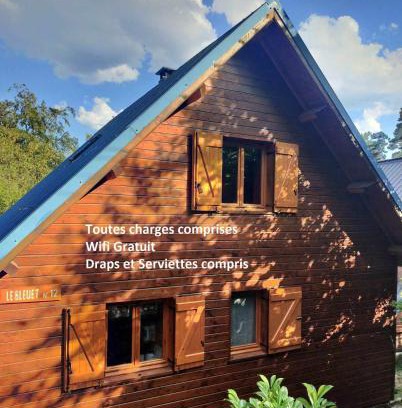 Saint-Antheme Chalet De Ski | Gite Le Chalet SaintAnthème/Prabouré