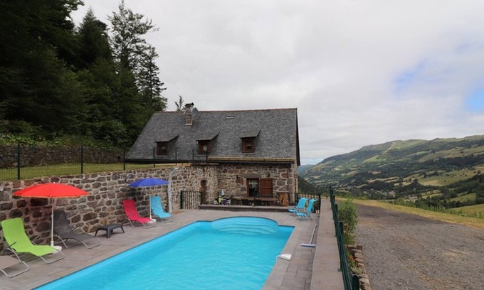 Le Falgoux Cottage | Gite Le Falgoux, 2 bedrooms, 5 persons