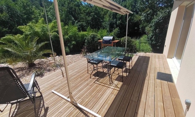 Montclar-sur-Gervanne Maison | Gite "Le Jardin de Pierrot" 26400 Montclar Sur Gervanne 14 Pers Avec Piscine