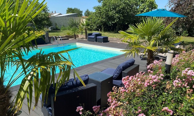 Braslou Maison | Gite Le Travezay avec piscine, sauna et Jacuzzi
