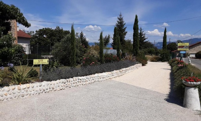 Saint-Hilaire-du-Rosier Appartement | Gite Les Galets Chantants Saint hilaire du rosier