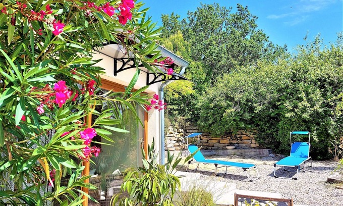Villeneuve-de-Berg Maison | GITE LES GEAIS**** JACUZZI PRIVATIF et JARDIN PRIVE