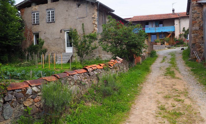 Souternon Cottage | Gîte 'Lieu De Stages' avec Vue sur la Montagne, Terrasse et Jardin Partagés