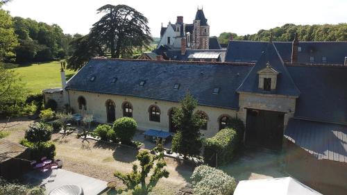 Vernou-sur-Brenne Maison | GITE LONGERE DE 15 PERSONNES AU CHATEAU DE JALLANGES VOUVRAY