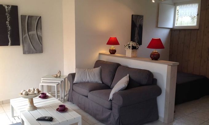 Daglan Cottage | Gite proche Sarlat - grande piscine 14/7m et son jacuzzi -parc ombragé de 5000m²