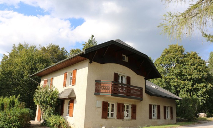 Tancua Maison | GITE DE 4 CHAMBRES + GRAND DORTOIR DE 6 + GRANDE CHEMINEE +MEZZANINE + 3 BAINS