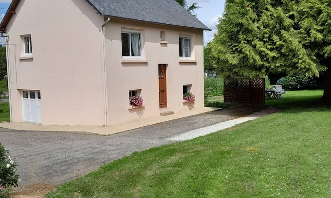 Saint-Mayeux Cottage | GITE DES 4 VENTS *** à ST-MAYEUX (22)