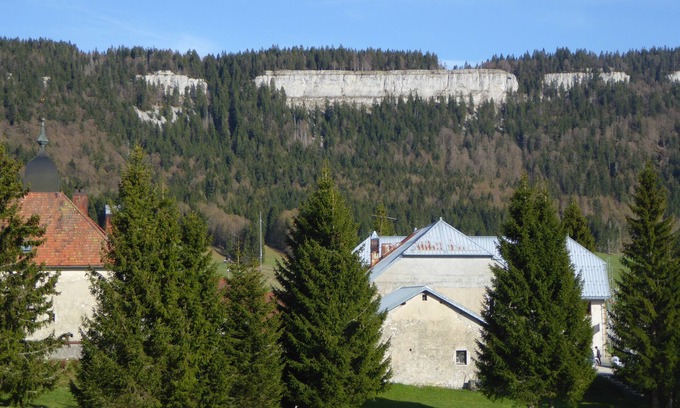 Chapelle-des-Bois Cottage | Gite de 80 m2 pour 6 à 7 personnes, situé à l étage d une maison individuelle
