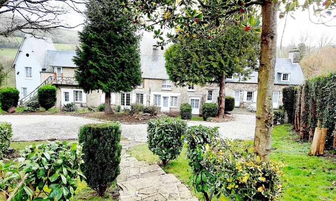 Clecy Maison | Gite of the little Switzerland "JASMIN"