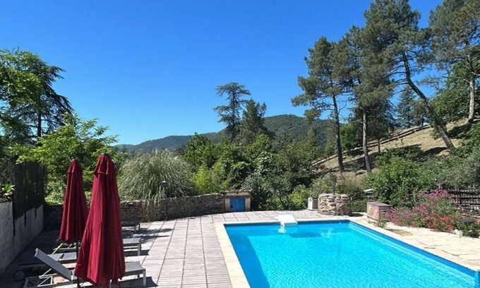 Gagnieres Appartement | gîte la Pigne de Pin 5 personnes avec piscine dans une ancienne magnanerie