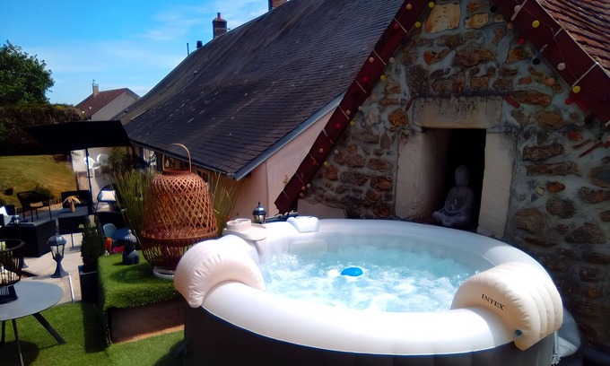 Rouvres-les-Bois Cottage | Villa Rouvres-les-Bois, 4 pièces, 8 personnes