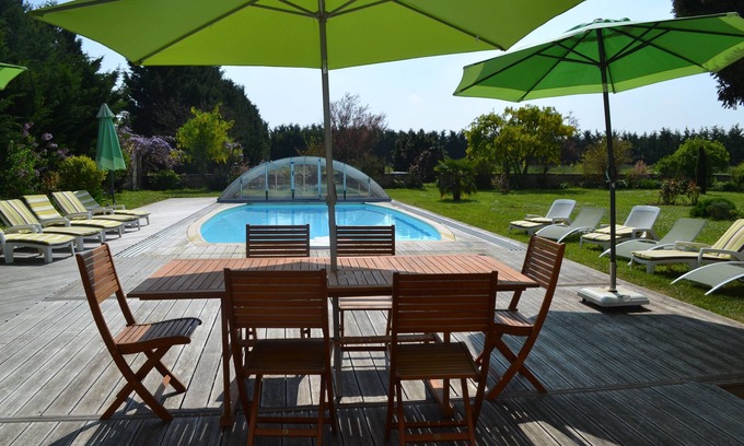 Prisse-la-Charriere Cottage | GITE AVEC PISCINE COUVERTE ET CHAUFFEE (3 ETOILES)