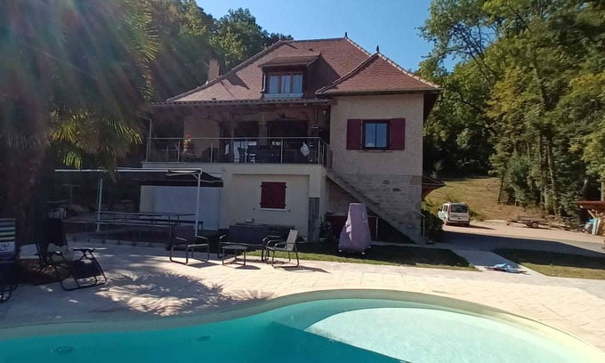 Carennac Maison | Grand Gite sur 1.6ha,14 pers , piscine chauffée, vue panoramique vallée Dordogne