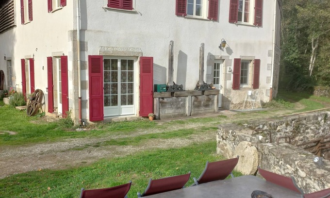 Saint-Jean-Ligoure Autre | Gites de groupe moulin de Richebourg dans une propriété de caractère