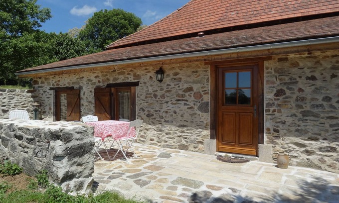 Saint-Hilaire-Bonneval Maison | Gites Sthilbon - Le Menudet. 2 Pièces de 40 m2 Terrasse et vue sur la Campagne