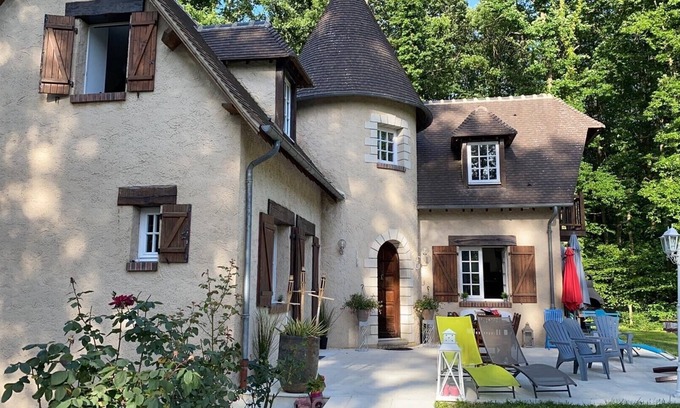 Houlbec-Cocherel Maison | Paris 1 h Deauville 1 h Giverny 15 mn La Roche Guyon Petit château normand
