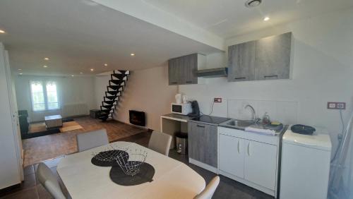 Plaine Centre Ville Appartement | Givors Centre Duplex meublé
